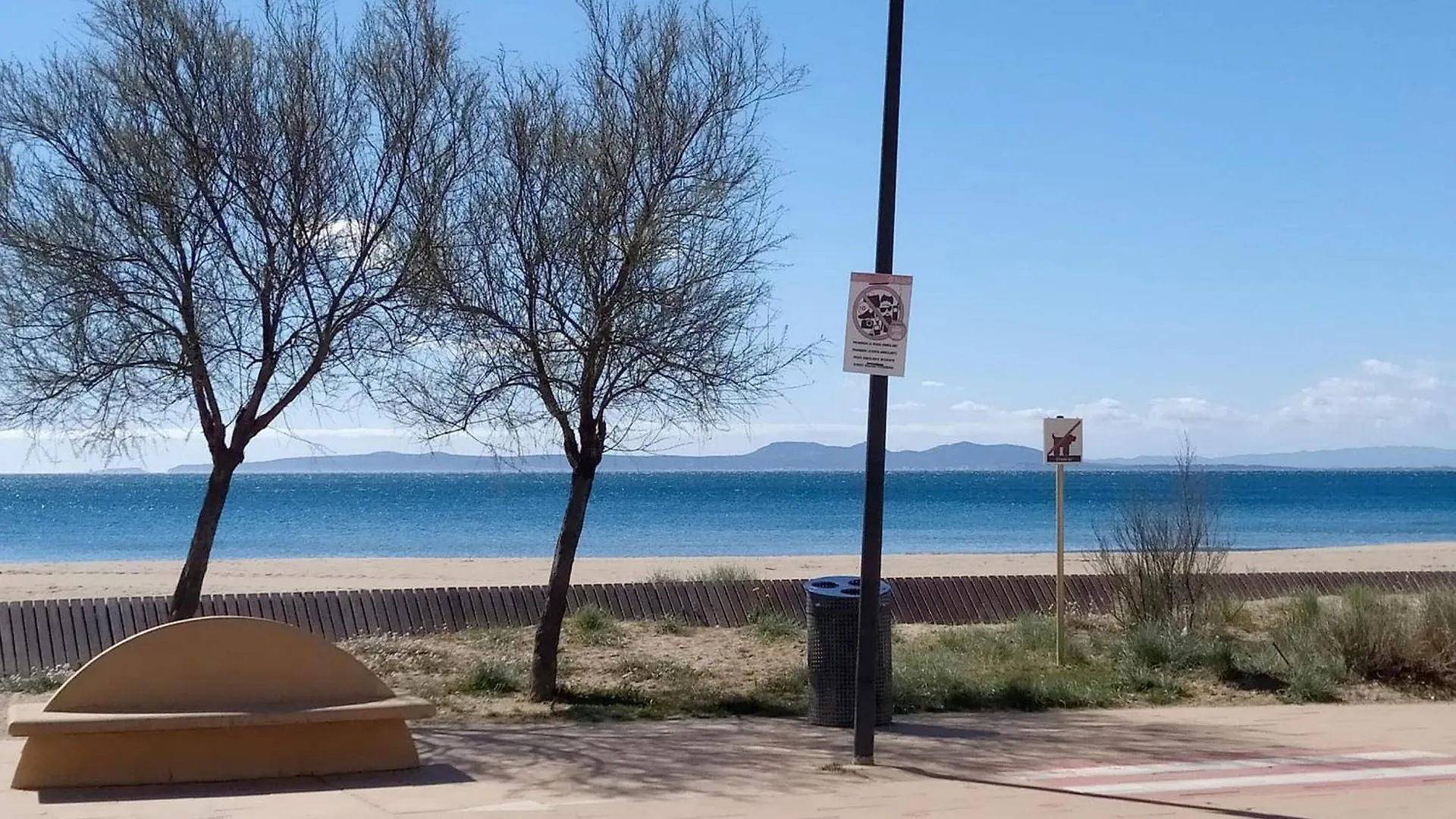 Alquiler De Apartamento Moderno De 2 Dormitorios Con Jardin Privado, - Es-366-7 Roses Apartment