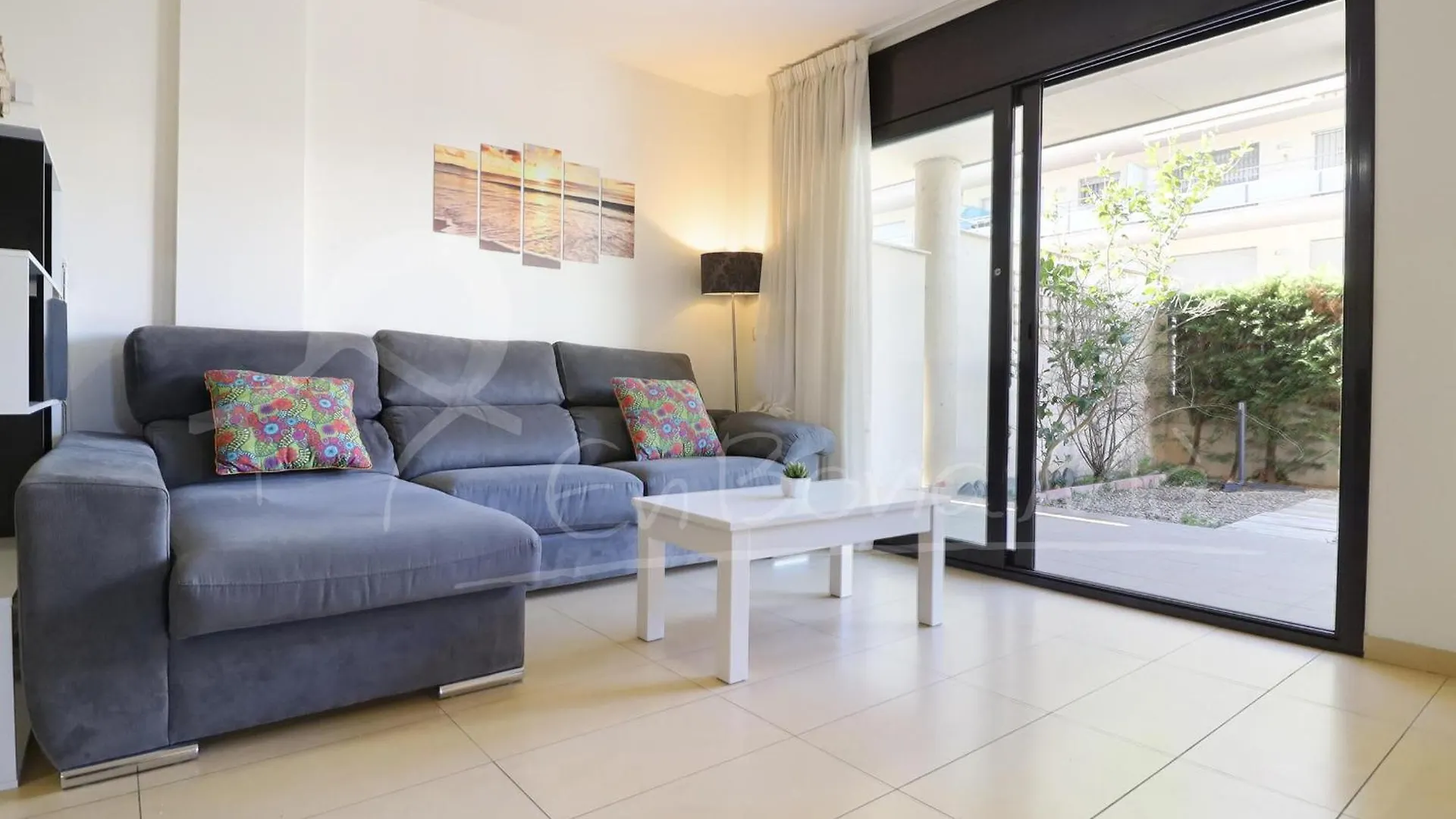 Alquiler De Apartamento Moderno De 2 Dormitorios Con Jardin Privado, - Es-366-7 Roses Apartment