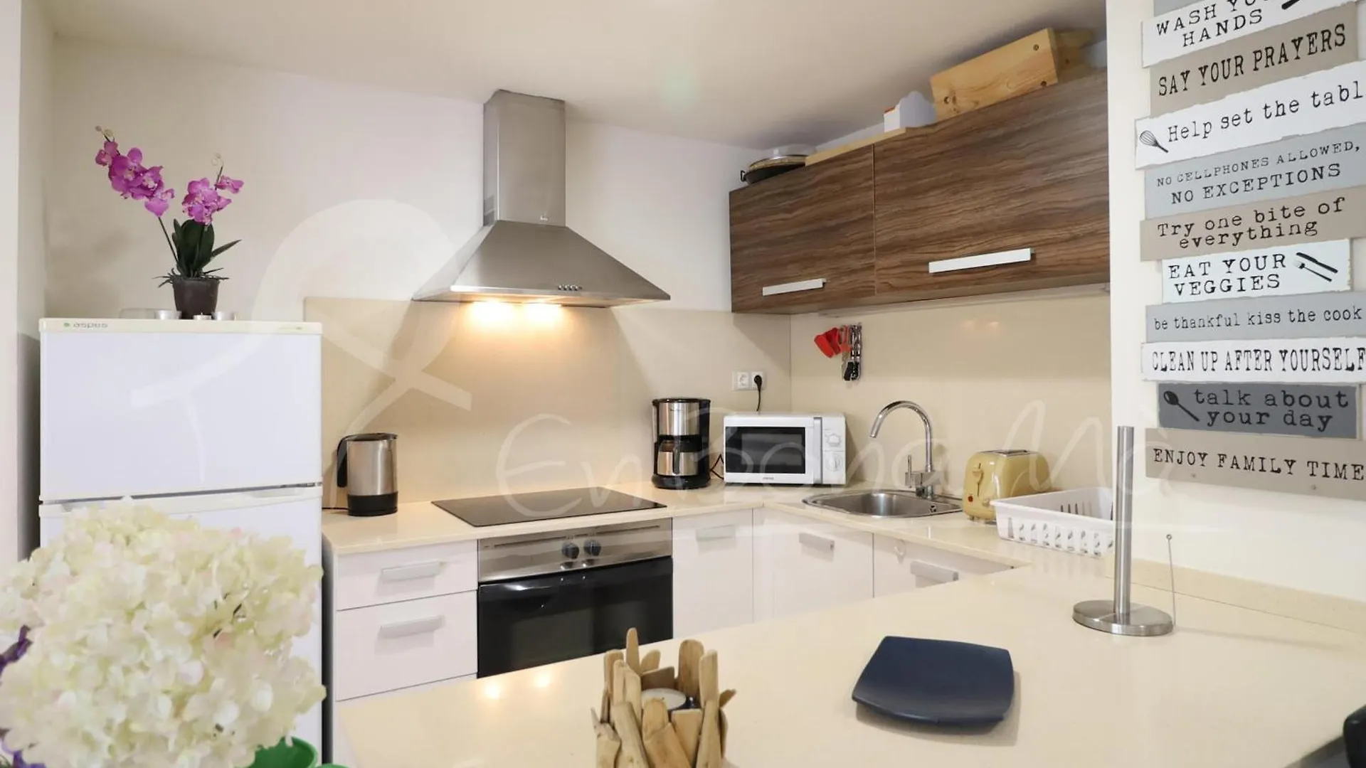 Alquiler De Apartamento Moderno De 2 Dormitorios Con Jardin Privado, - Es-366-7 Roses Appartamento