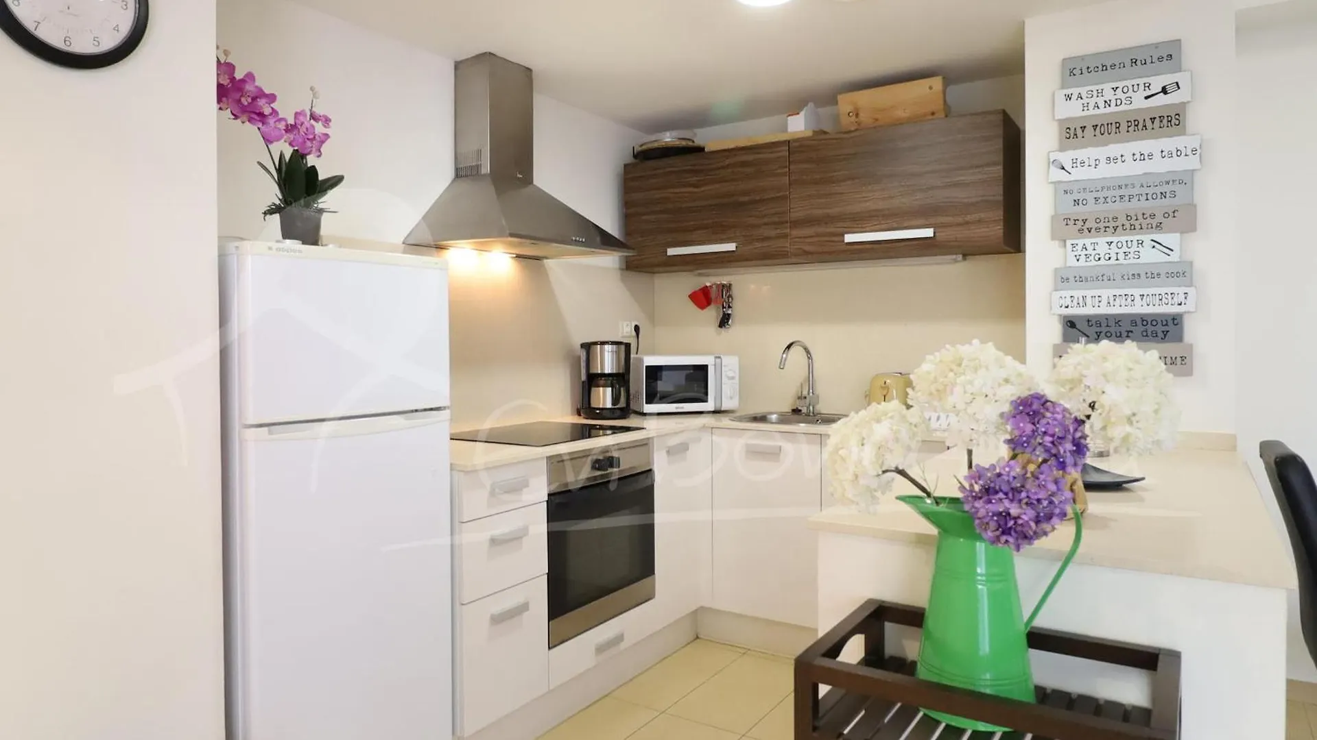 Alquiler De Apartamento Moderno De 2 Dormitorios Con Jardin Privado, - Es-366-7 Roses Apartman
