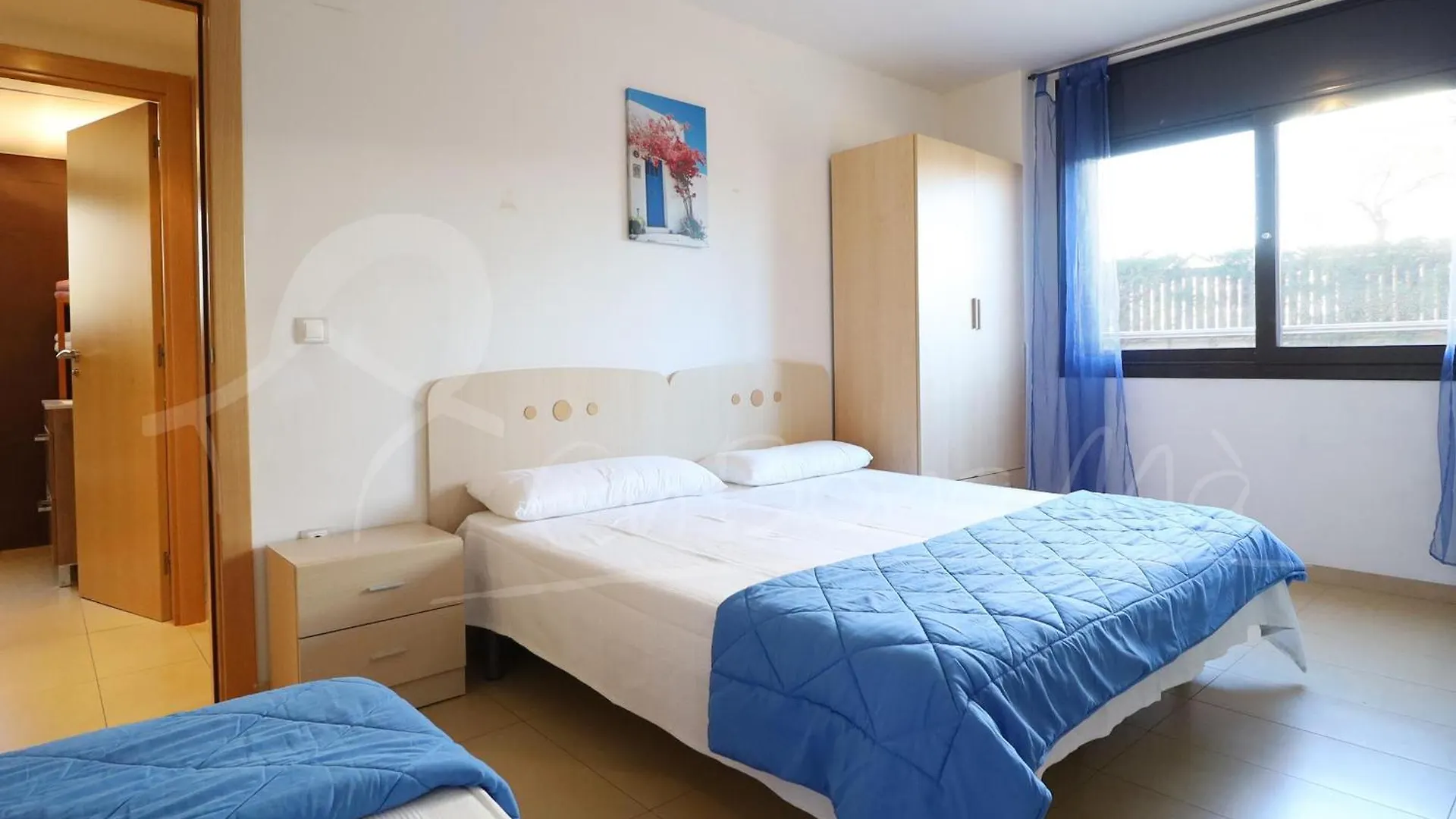 Alquiler De Apartamento Moderno De 2 Dormitorios Con Jardin Privado, - Es-366-7 Roses 0*,